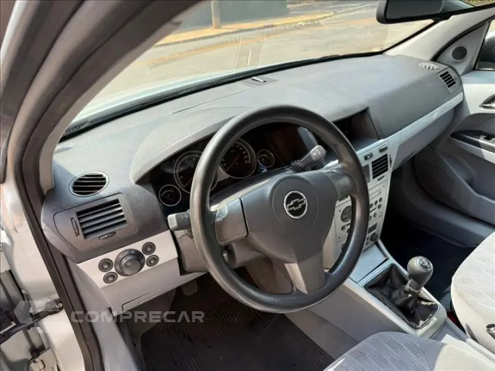 VECTRA 2.0 MPFI Elegance 8V