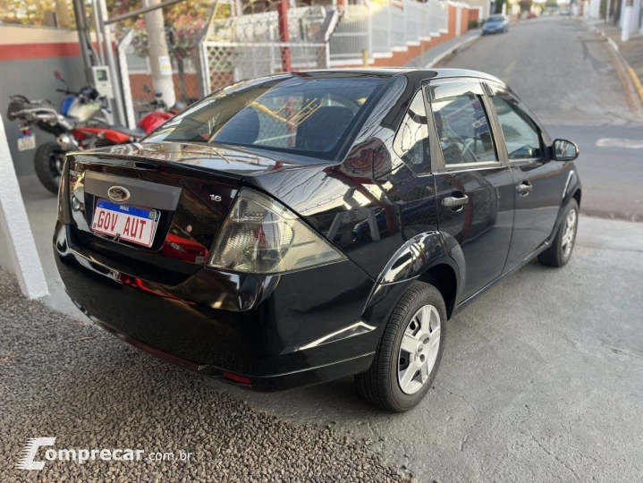 Fiesta Sedan 1.6 4P FLEX