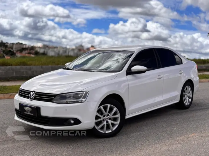 JETTA 2.0 COMFORTLINE FLEX 4P TIPTRONIC
