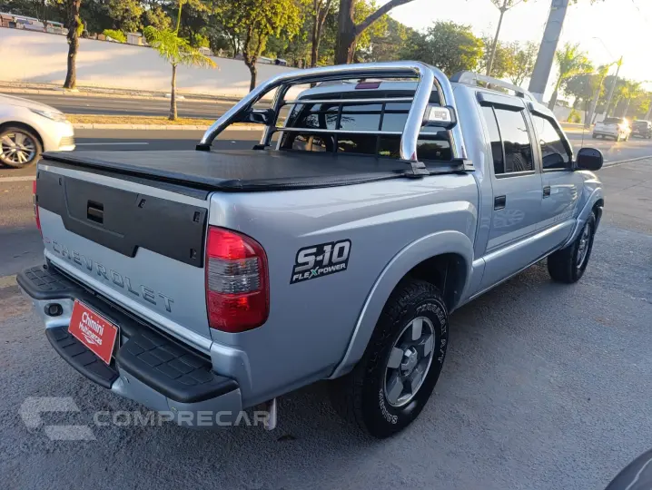 S10 2.4 MPFI Executive 4X2 CD 8V