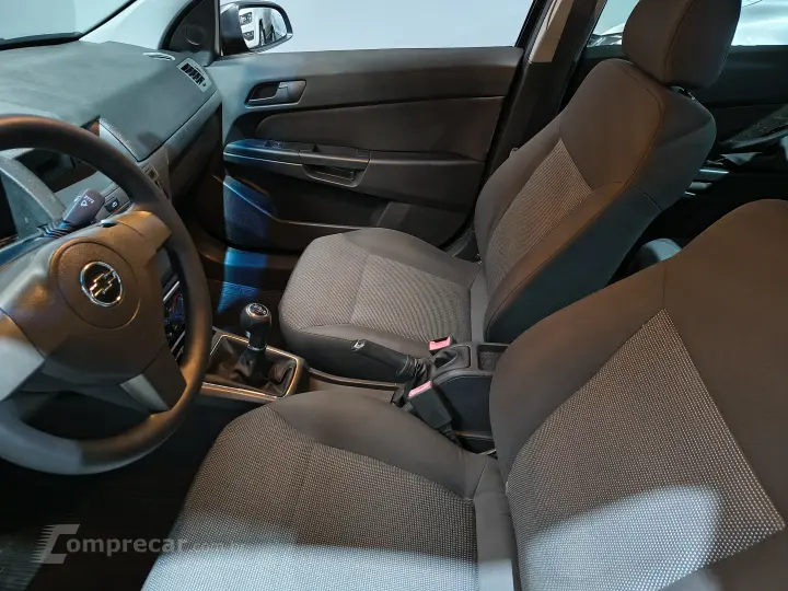 VECTRA 2.0 MPFI Expression 8V