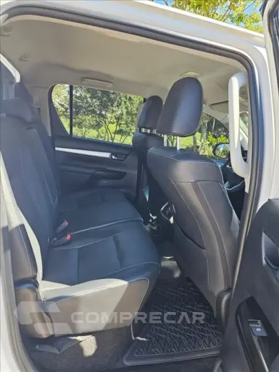 HILUX 2.8 D-4D TURBO DIESEL CD SRX PLUS 4X4 AUTOM