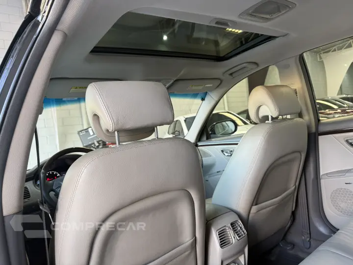 AZERA 3.3 MPFI GLS Sedan V6 24V