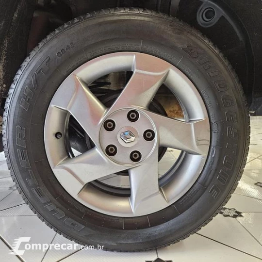 DUSTER 20 D 4X2