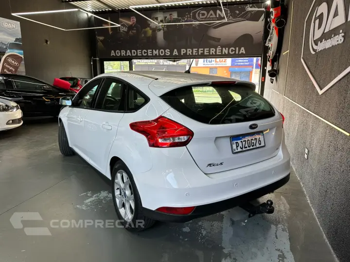 FOCUS 2.0 Titanium Hatch 16V