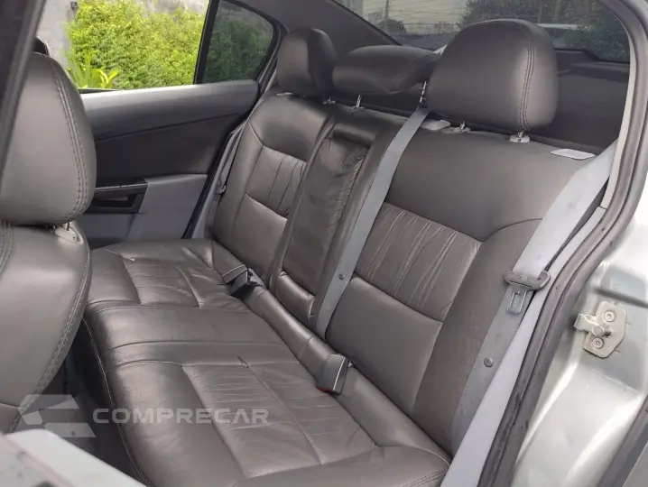 VECTRA 2.0 MPFI Elegance 8V