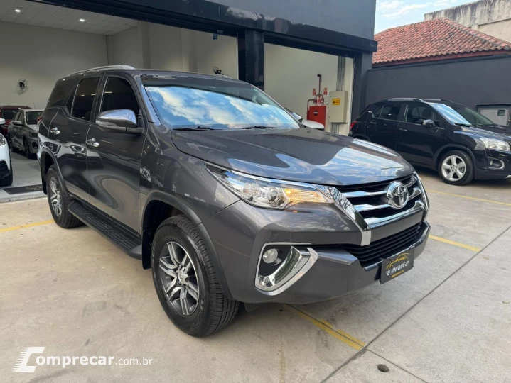 Hilux SW4 SRV 4x2 2.7 Flex 16V Aut.