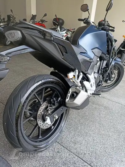 CB 300F Twister Flex