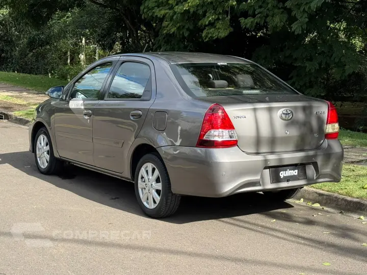 ETIOS 1.5 X Plus Sedan 16V