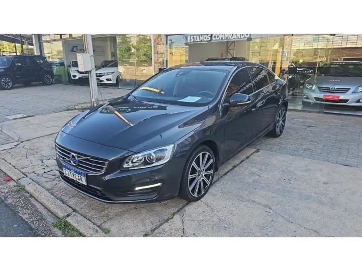 S60 2.0 T4 MOMENTUM GASOLINA 4P AUTOMÁTICO