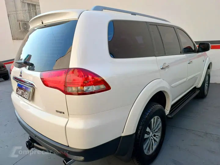 Pajero HPE 3.2 4x4 T.I. Dies. 5p Aut.