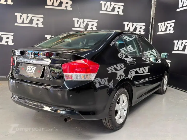 CITY 1.5 LX Sedan 16V