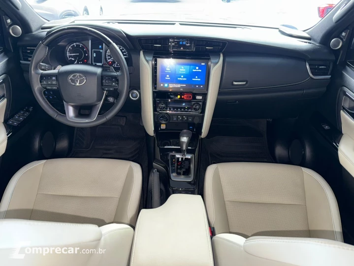 HILUX SW4 2.8 SRX Diamond 4X4 7 Lugares 16V Turbo Intercoole