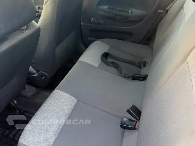 VOYAGE - 1.0 MI 8V 4P MANUAL