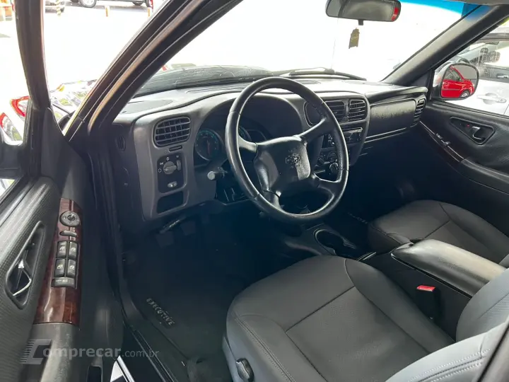 S10 2.4 MPFI Executive 4X2 CD 8V