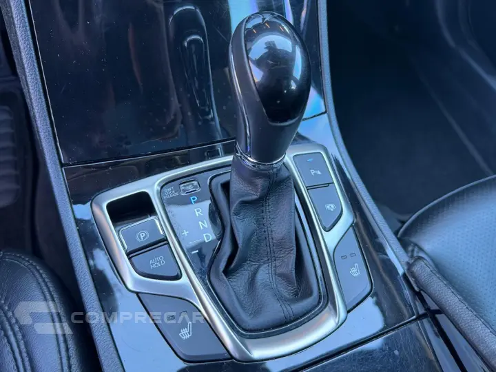 AZERA 3.0 MPFI GLS V6 24V