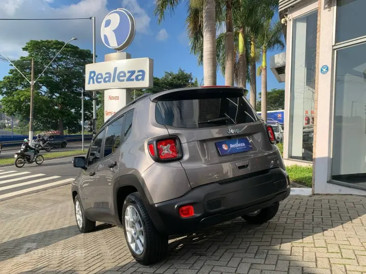 Renegade Sport 1.8 4x2 Flex 16V Aut.