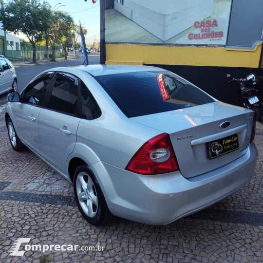 Focus Sedan 2.0 16V/2.0 16V Flex 4p