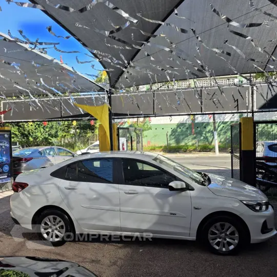 ONIX SEDAN Plus LT 1.0 12V Flex 4p Mec.