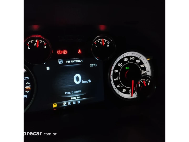 CLASSIC 5.7 V8 GASOLINA LARAMIE NIGHT EDITION CD 4X4 AUTOMÁT