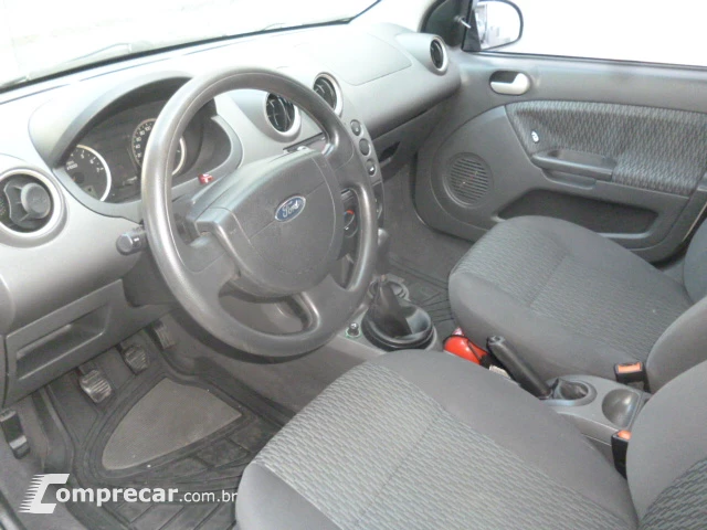 FIESTA 1.6 MPI Class Sedan 8V