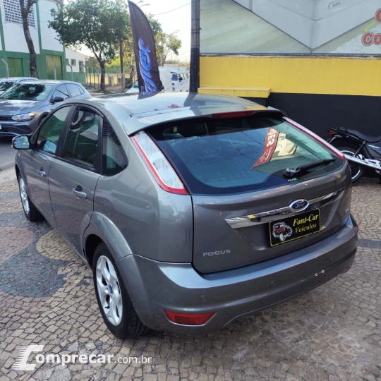 Focus TITANIUM 2.0 16V Flex 5p Mec.