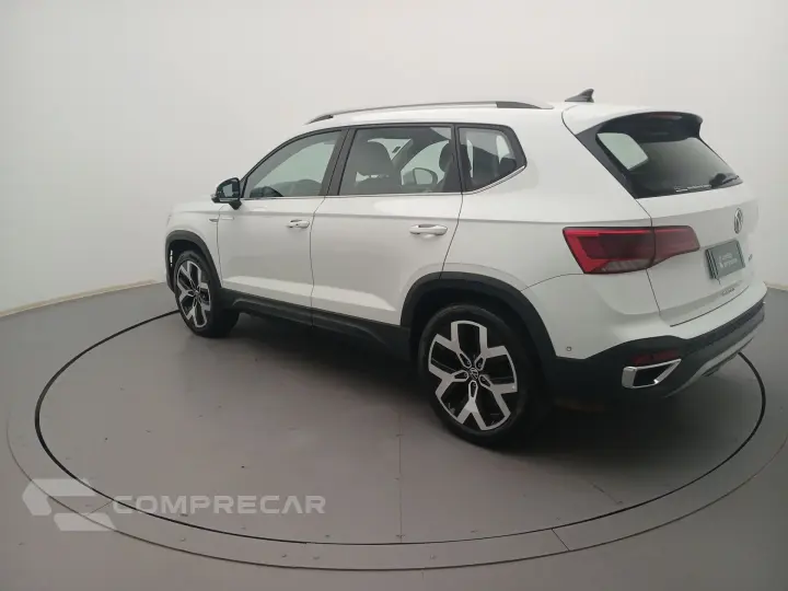 TAOS 1.4 250 TSI TOTAL FLEX HIGHLINE AUTOMÁTICO