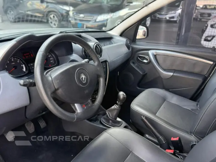 DUSTER Dynamique 4x4 2.0 Hi-Flex 16V Mec