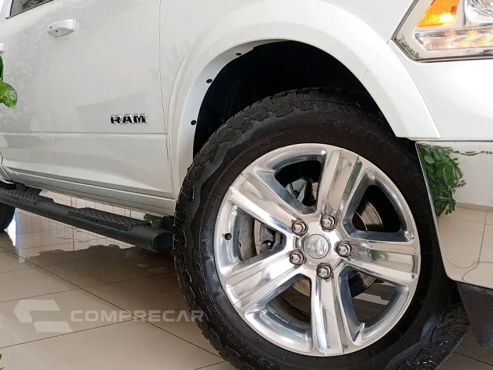 CLASSIC 5.7 V8 GASOLINA LARAMIE CD 4X4 AUTOMÁTICO
