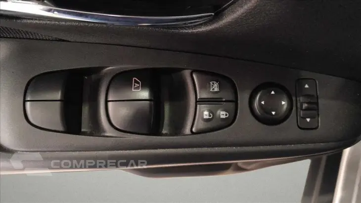 KICKS PLAY 1.6 16V FLEXSTART SENSE XTRONIC