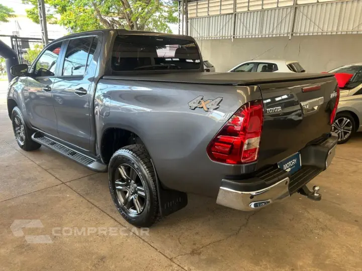 HILUX 2.8 D-4D TURBO DIESEL CD SR 4X4 AUTOMÁTICO