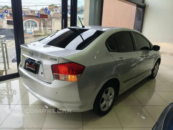 CITY 1.5 DX Sedan 16V