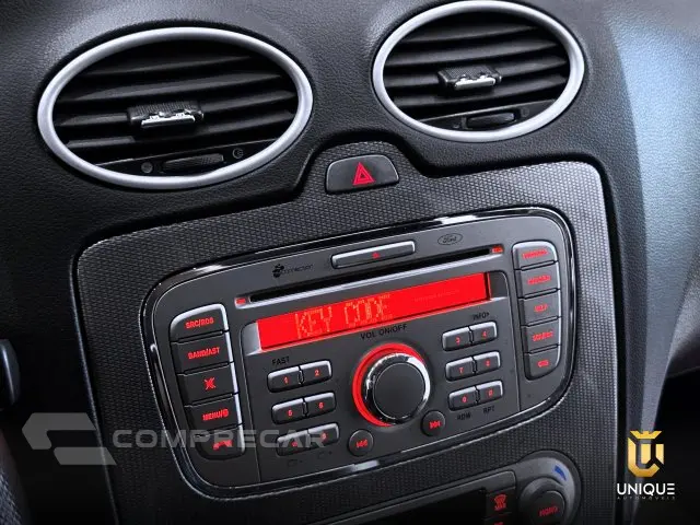 FOCUS HATCH - 2.0 TITANIUM HATCH 16V 4P AUTOMÁTICO