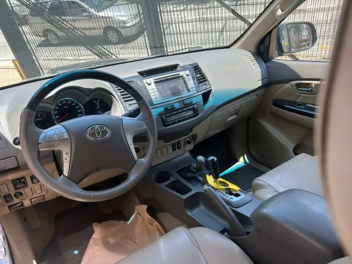 Hilux SW4 SRV D4-D 4x4 3.0 TDI Dies. Aut