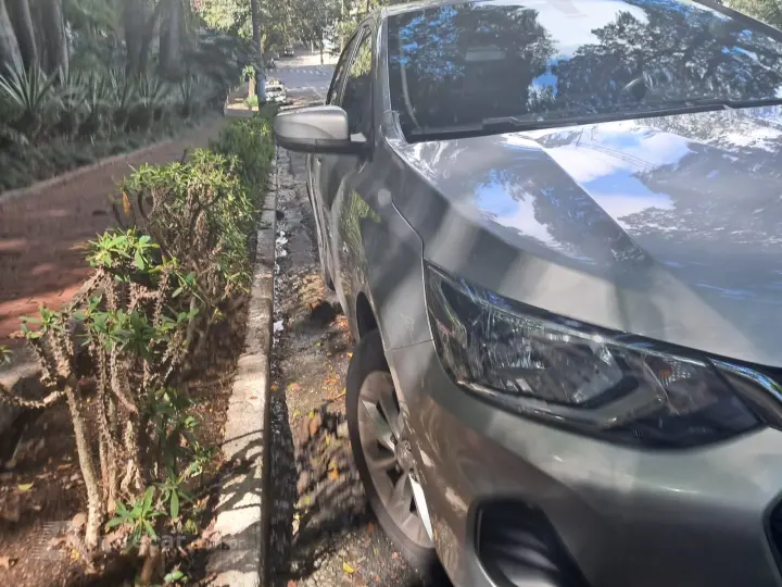 ONIX 1.0 Turbo Plus LT