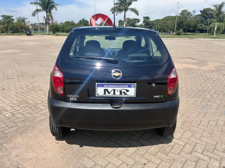 CELTA 1.0 MPFI Life 8V