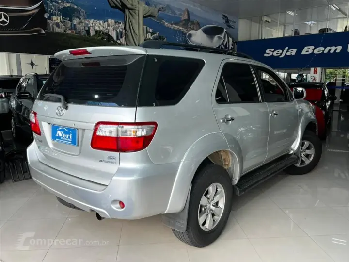 HILUX SW4 2.7 SR 4X2 7 LUGARES 16V GASOLINA 4P AU