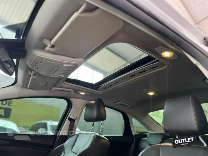 FOCUS 2.0 TITANIUM FASTBACK 16V FLEX 4P POWERSHIFT