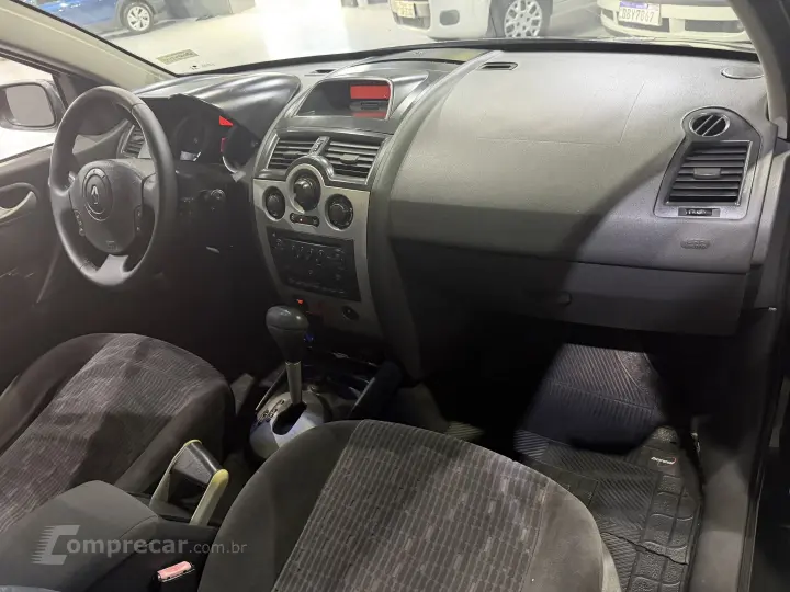 MEGANE 2.0 DYNAMIQUE SEDAN 16V GASOLINA 4P AUTOMÁTICO