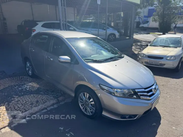 CITY Sedan EX 1.5 Flex 16V 4p Aut.