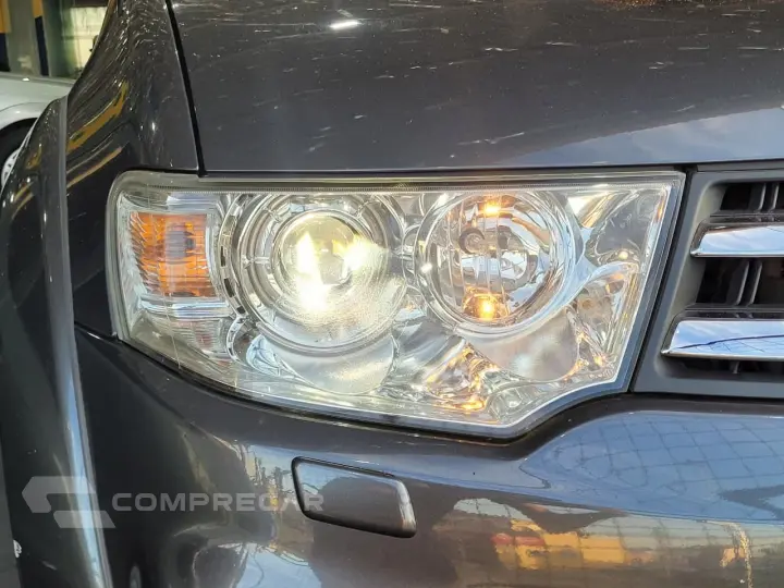 Pajero HPE 3.2 4x4 T.I. Dies. 5p Aut.