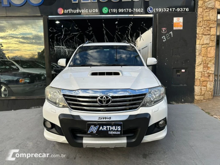 Hilux SW4 SRV D4-D 4x4 3.0 TDI Dies. Aut
