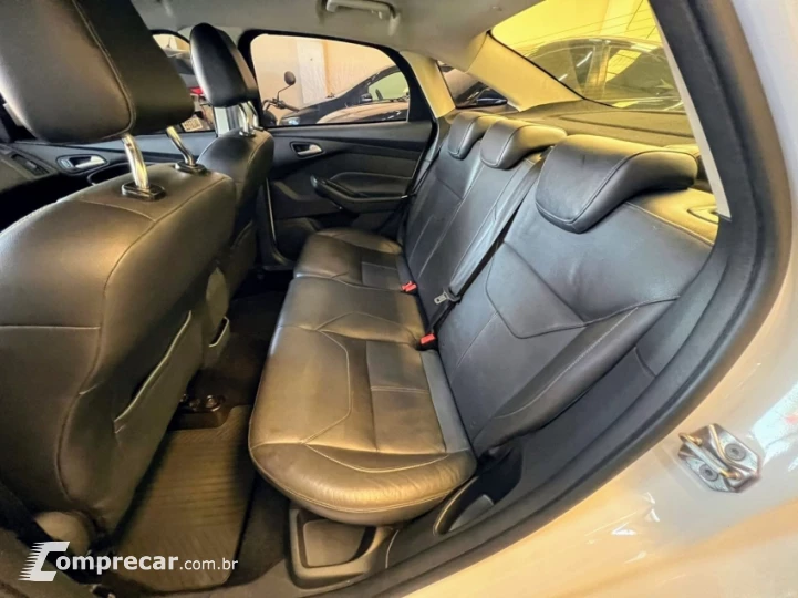 FOCUS 2.0 SE Fastback 16V