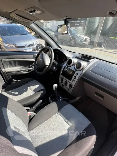 FIESTA 1.6 MPI Class Sedan 8V