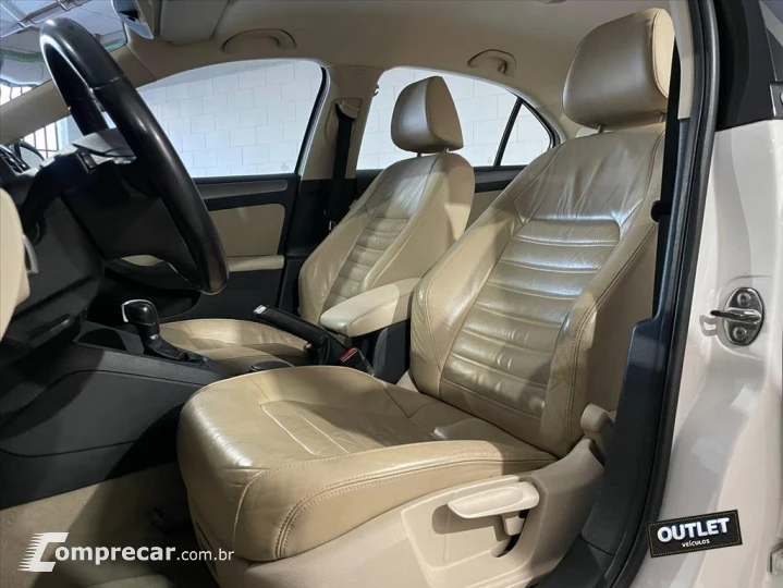 JETTA 2.0 COMFORTLINE FLEX 4P TIPTRONIC