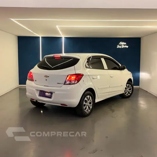 ONIX HATCH LT 1.0 8V FlexPower 5p Mec.