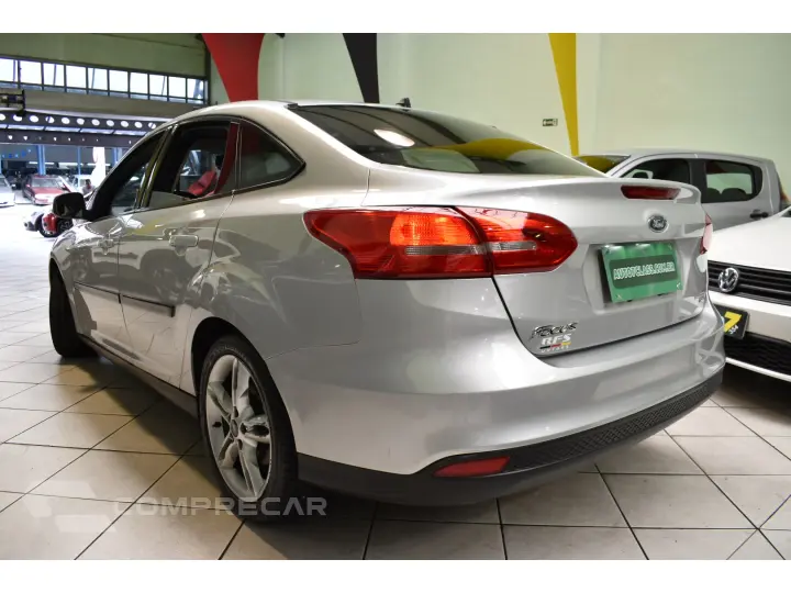 FOCUS 2.0 SE FASTBACK 16V FLEX 4P POWERSHIFT