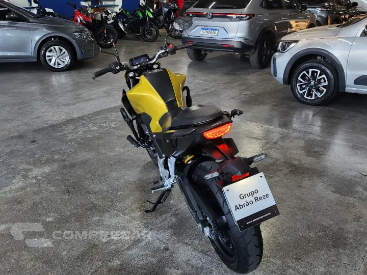 CB 300F
