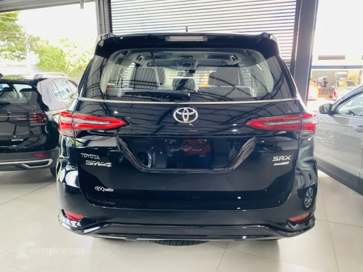 HILUX SW4 2.8 D-4D TURBO DIESEL SRX PLATINUM 7L 4X4 AUTOMÁTI