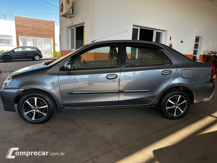 Etios sedan 1.5 xs